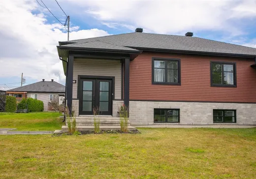 Maison à vendre - 240 Rue Paul-Gagné, Fleurimont, J1E 0K3