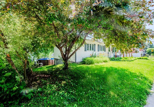 Two or more stories for sale - 3275 Rue Rolland, Sainte-Adèle, J8B1E1
