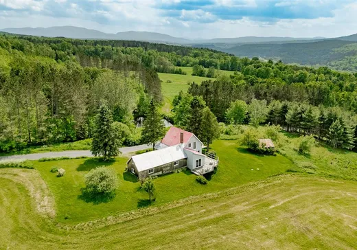 Un étage et demi à vendre - 337 Ch. Ouimet, Dixville, J0B1P0