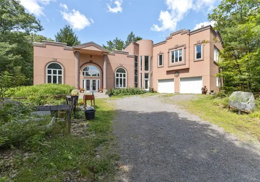 Two or more stories for sale - 35 Ch. des Châtelets, Val-des-Monts, J8N7R1