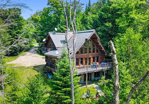 Two or more stories for sale - 570 Ch. des Pionniers, Mont-Tremblant, J0T1H0