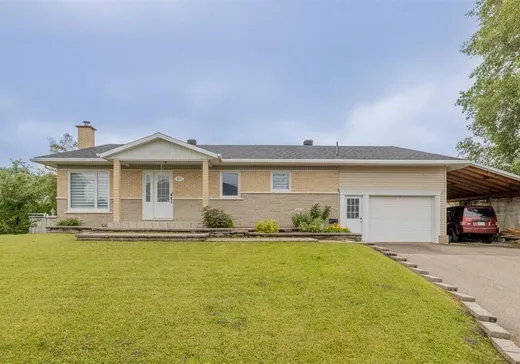 Bungalow à vendre - 375 Rue Martel, Saint-Marc-des-Carrières, G0A4B0