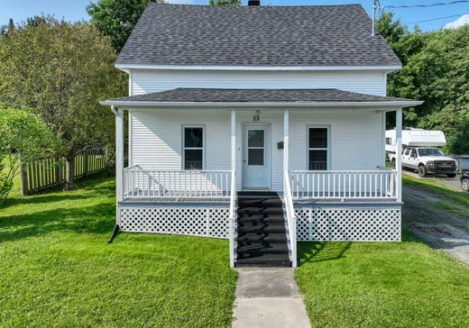 Un étage et demi à vendre - 13 Ch. de la Longue-Pointe, Beaulac-Garthby, G0Y1B0