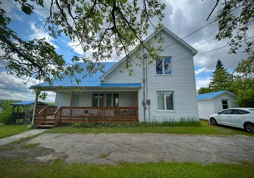 Maison à étages à vendre - 25-25A Rue Notre-Dame N., Ville-Marie, J9V1W3