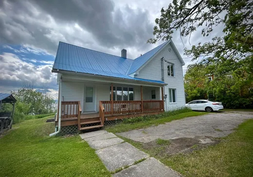 Maison à vendre - 25-25A Rue Notre-Dame N., Ville-Marie, J9V 1W3