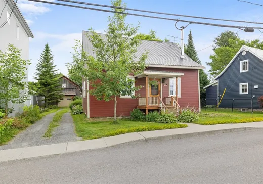 House for sale - 1275 Av. Principale, St-Malachie, G0R 3N0