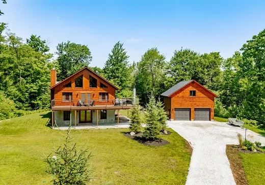 1 1/2 Storey for sale - 171 Ch. Verdi, St-Etienne-De-Bolton, J0E2E0