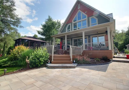 Maison à étages à vendre - 1894C Rue Ste-Marie, Pohénégamook, G0L1J0