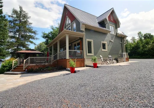 Maison à vendre - 1894C Rue Ste-Marie, Pohénégamook, G0L 1J0