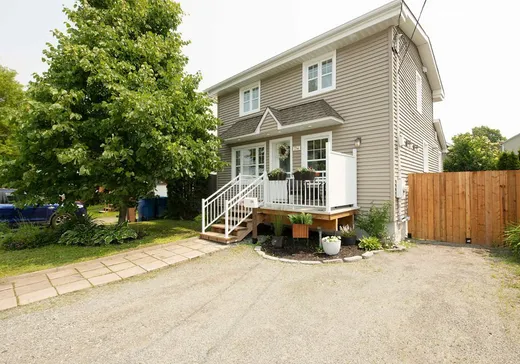 Maison à étages à vendre - 234 10e Rue, Amos, J9P3J8