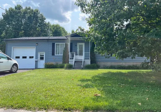 Bungalow à vendre - 723 Rue des Tilleuls, Ste-Eulalie, G0Z1E0