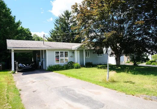 House for sale - 335 16e Avenue, Magog, J1X 3V6