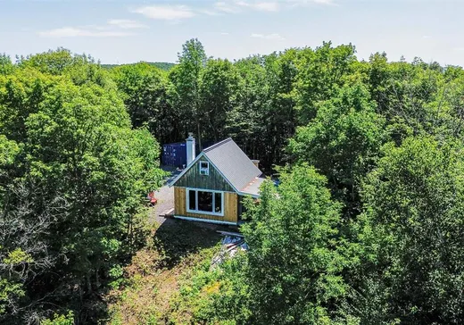 Un étage et demi à vendre - 12 Ch. Hillcrest, Grenville, J0V1B0