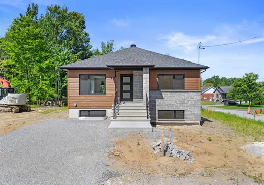 Bungalow à vendre - 415 Rue Denis, Acton Vale, J0H1A0