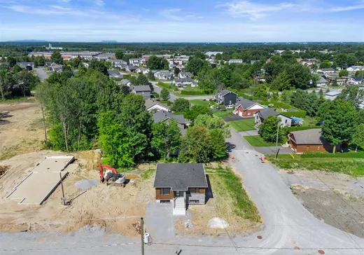 Maison à vendre - 415 Rue Denis, Acton Vale, J0H 1A0