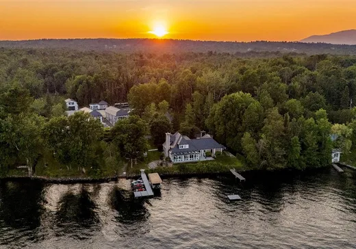 Maison à étages à vendre - 916 Ch. Viens, Magog, J1X7T1
