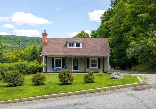 Un étage et demi à vendre - 655 Ch. Sherbrooke, Magog, J0B2C0