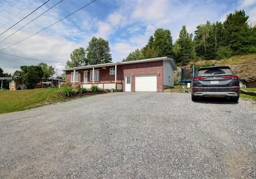 Maison à vendre - 438 Rue du Bel-Air, Pohénégamook, G0L 1J0
