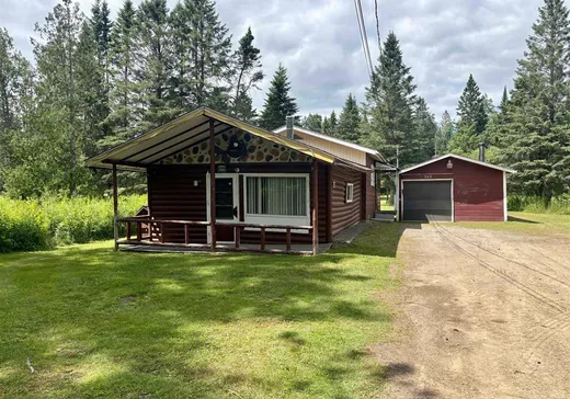 Bungalow for sale - 365 Rue McLaughlin, St-Remi-D'Amherst, J0T2L0