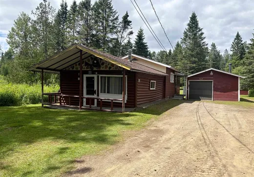 House for sale - 365 Rue McLaughlin, St-Remi-D'Amherst, J0T 2L0