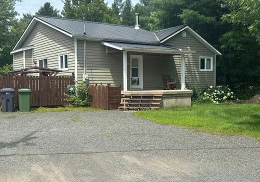 Maison à étages à vendre - 2024 Rue Principale, Saint-Adalbert, J0A1E0