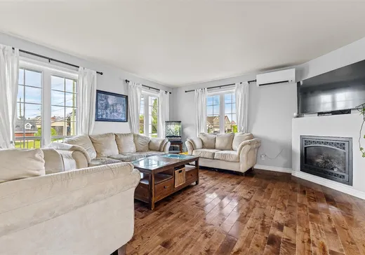 Maison à vendre - 346 Rue Céline Rajotte, Sainte-Hélène-de-Bagot, J0H 1M0