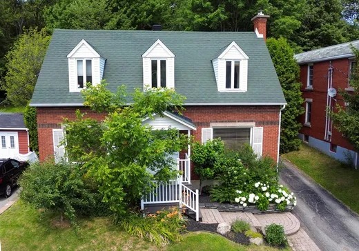 Two or more stories for sale - 1581 Rue Durham, Sherbrooke, J1J1L8