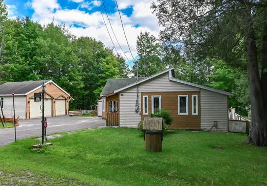 Maison à étages à vendre - 312 Rue Séguin, Sainte-Sophie, J5J1L7