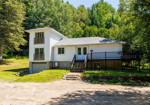 Two or more stories for sale - 32 Ch. Cleary, Val-des-Monts, J8N4A1