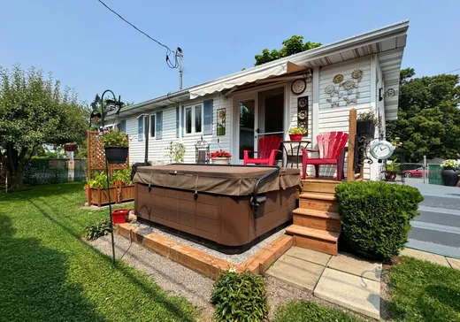 Maison à vendre - 832 Rue St-François, Granby, J2J 1C5
