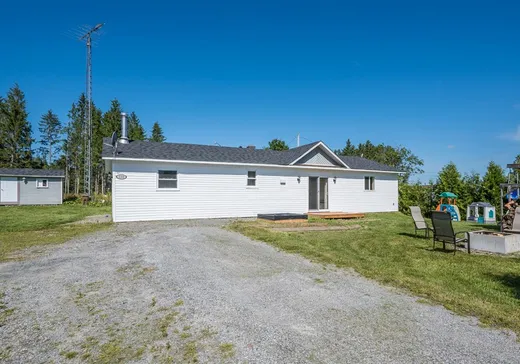 Bungalow for sale - 139 Rue du Curé-Mauger, Saint-Isidore-de-Clifton, J0B2X0