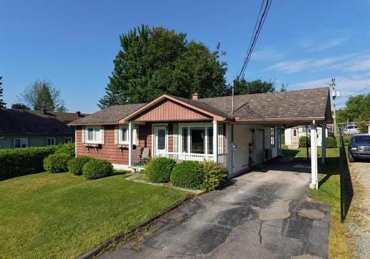 Maison à vendre - 1805 Rue Daigneau, Sherbrooke, J1G 3Z4