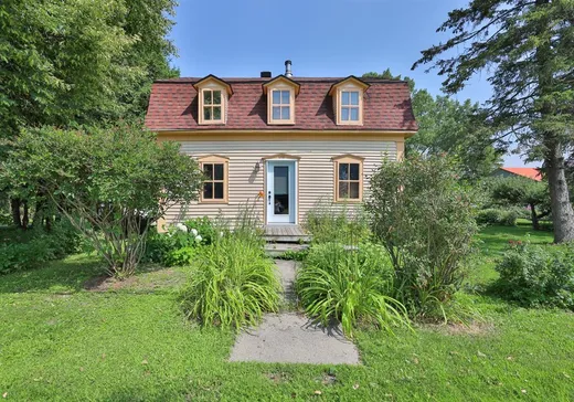 Maison à étages à vendre - 682 Rue Principale, Massueville, J0G1K0