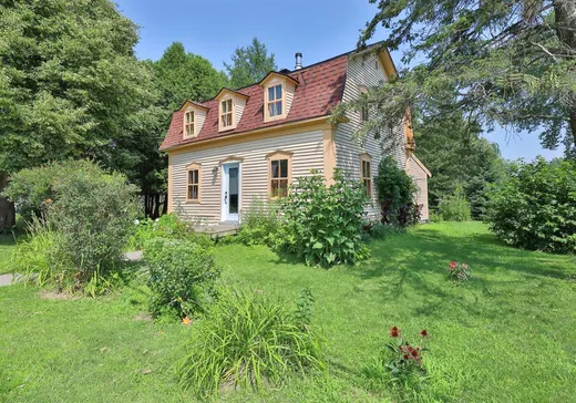 Maison à vendre - 682 Rue Principale, Massueville, J0G 1K0