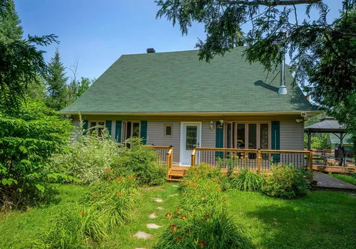 Maison à étages à vendre - 20 Ch. du Geai-Bleu, Saint-Sauveur, J0R1R1