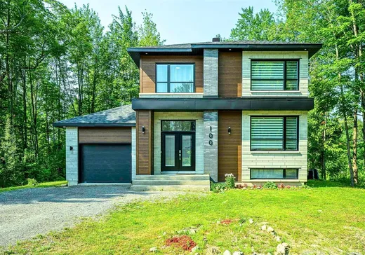 Maison à étages à vendre - 100 Rue de Valmont, Sainte-Sophie, J5J0P4