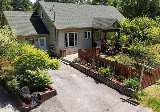 Maison à étages à vendre - 5807 Rue Morin, Val Morin, J0T2R0