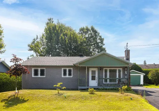 Bungalow à vendre - 1170 Rue Courtemanche, Magog, J1X4V5
