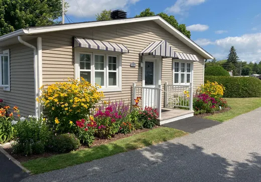 Maison à vendre - 1680 Rue Principale, Granby, J2J 0M6