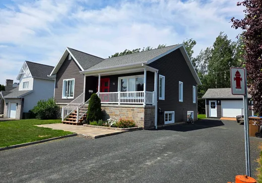 Maison à vendre - 76 Rue Hovington, Matane, G4W 4M2