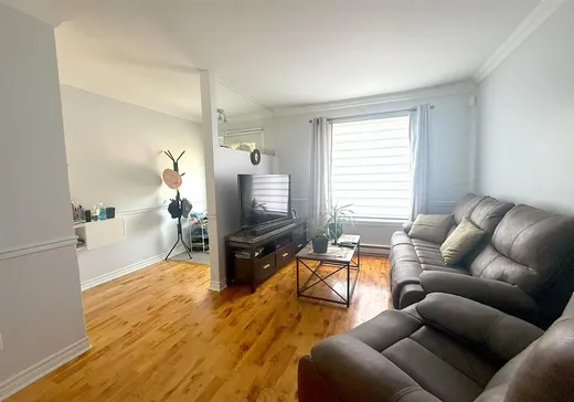 Maison à vendre - 10400 Boul. Perras, Montréal (Centreville), H1C 2H1