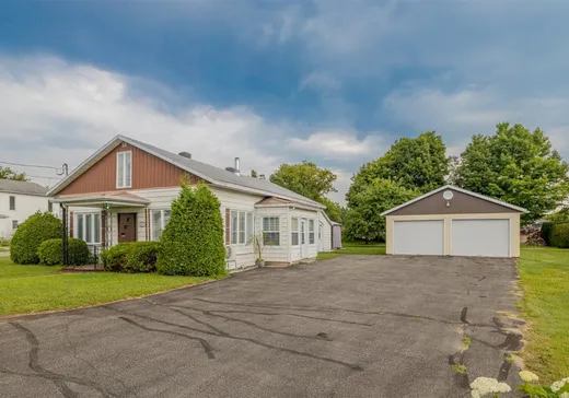 Maison à étages à vendre - 349 Rue Principale, St-Alban, G0A3B0