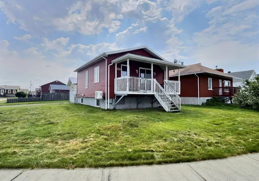 Two or more stories for sale - 730 Av. Miquelon, Amos, J0Y1Z0