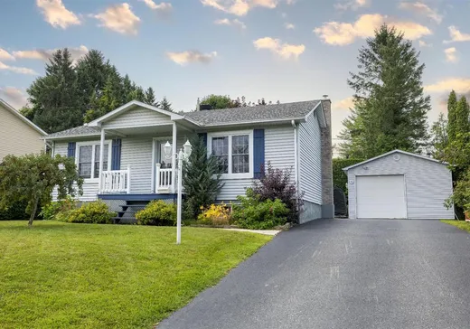 Bungalow à vendre - 2602 Rue Fernand, Sherbrooke, J1G3X1