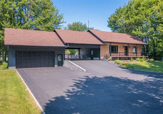 Bungalow à vendre - 580 Rue Principale, Saint-Adalbert, J0A1E0