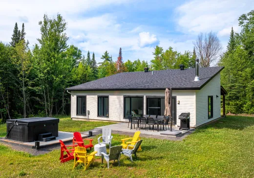Two or more stories for sale - 787 Ch. Régimbald, St-Donat-De-Montcalm, J0T2C0