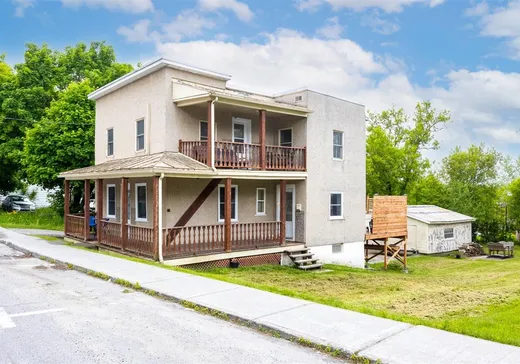 Two or more stories for sale - 67 2e Avenue, Windsor, J1S1Z2