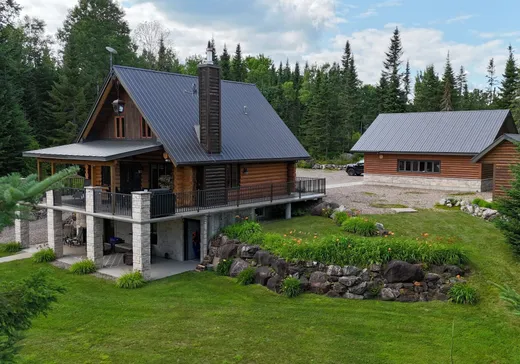 House for sale - 42 Ch. Bertrand E., Lac-Edouard, G0X 3N0