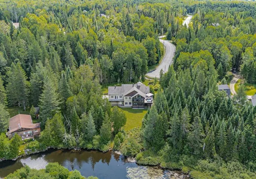 Maison à vendre - 15 Ch. de l'Aurore-Boréal, Saint-Sauveur, J0R 1R1