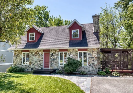 Un étage et demi à vendre - 700 Rue de Vichy, Rock Forest-Saint-Élie-Deauville, J1N1Y5